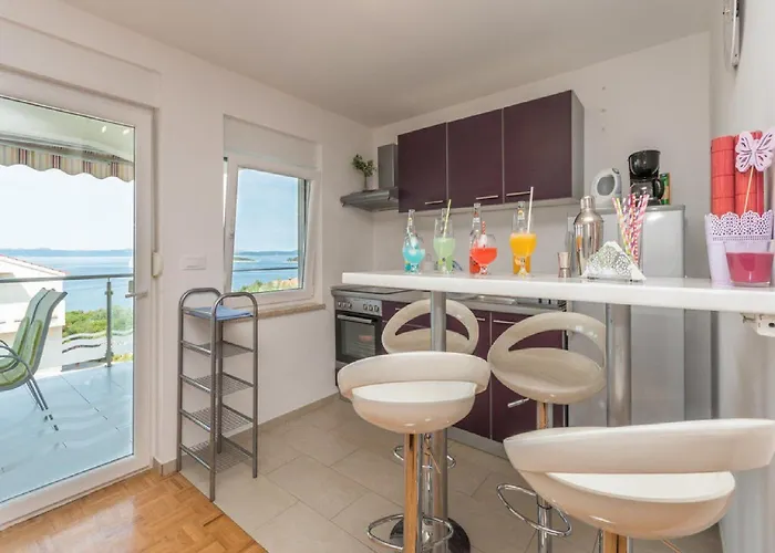 Lilly - Two Bedroom With Sea View And Terrace Апартаменты