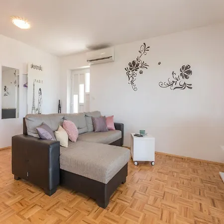 Lilly - Two Bedroom With Sea View And Terrace Pašman