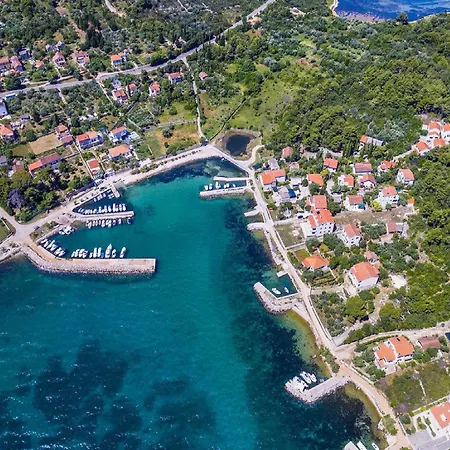 Lilly - Two Bedroom With Sea View And Terrace Pašman